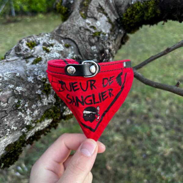 Collier cuir foulard rouge S