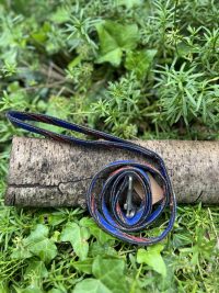 Laisse à carreaux bleu et rouge