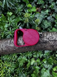 Petite laisse rétractable rouge