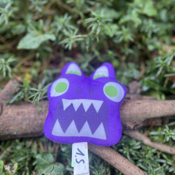 Peluche monstre violet